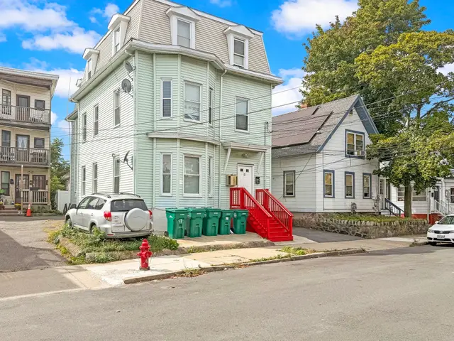 11 Sachem St