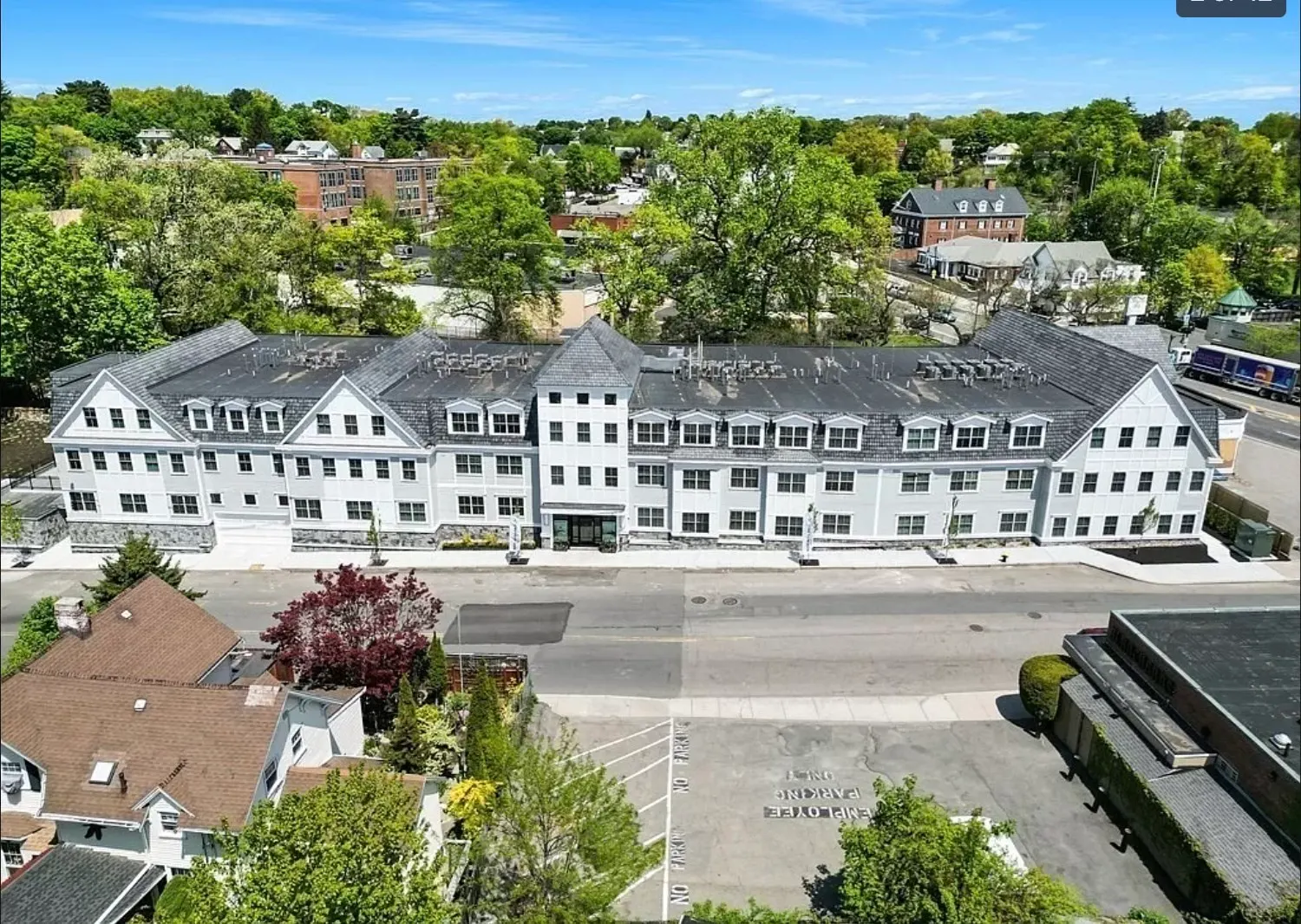 425 Lagrange St #210, Boston
