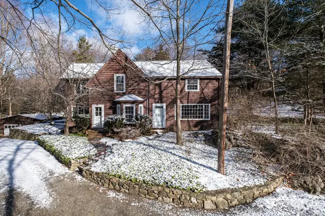 445 Glen Rd