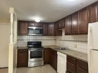 770 Cummins Hwy #11