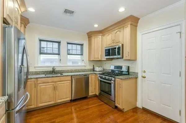 16 Eliot Crescent #1, Brookline