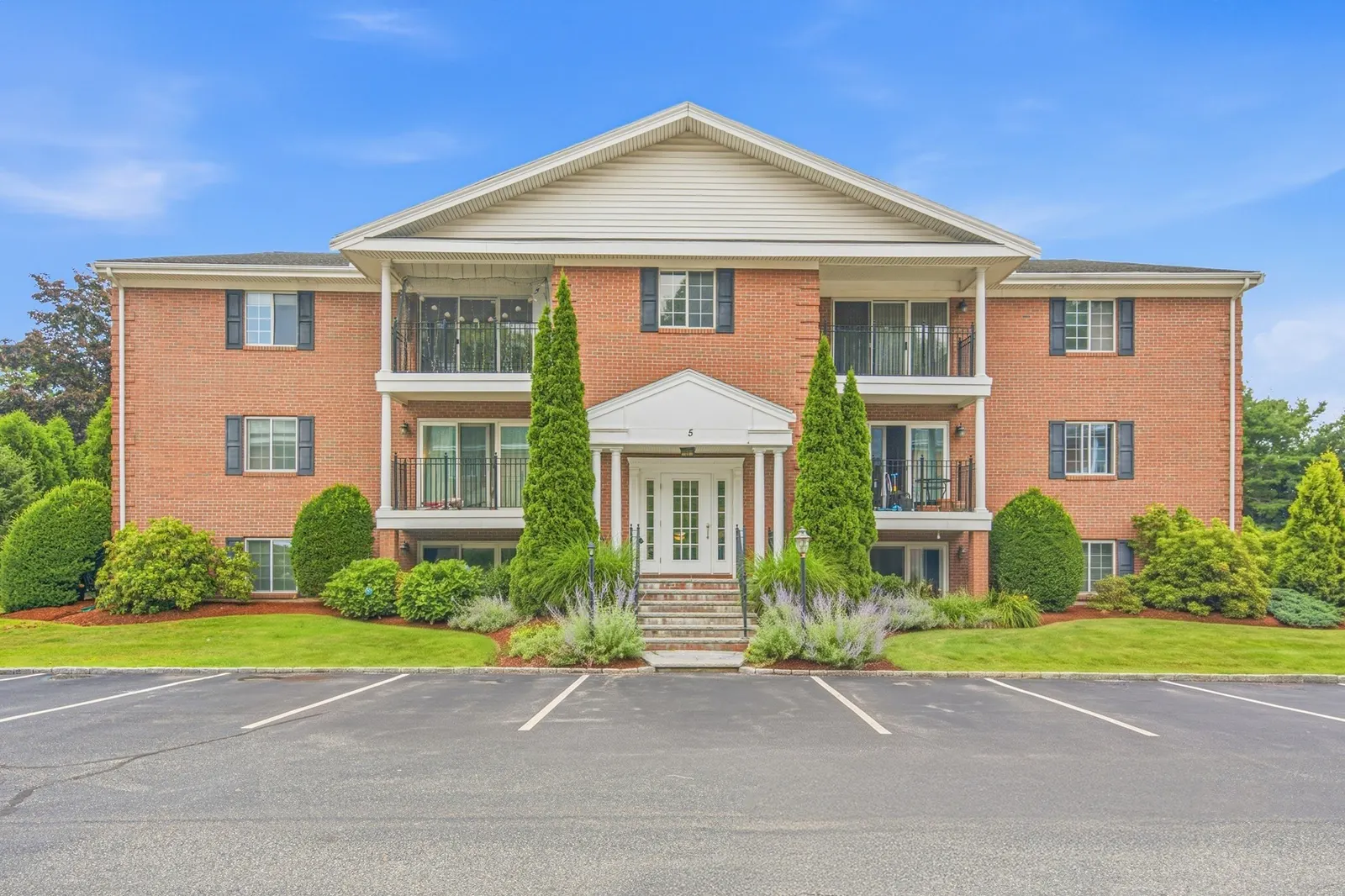 5 April Ln #33, Lexington