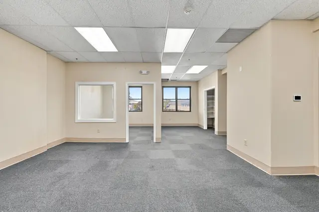 49 River St #4