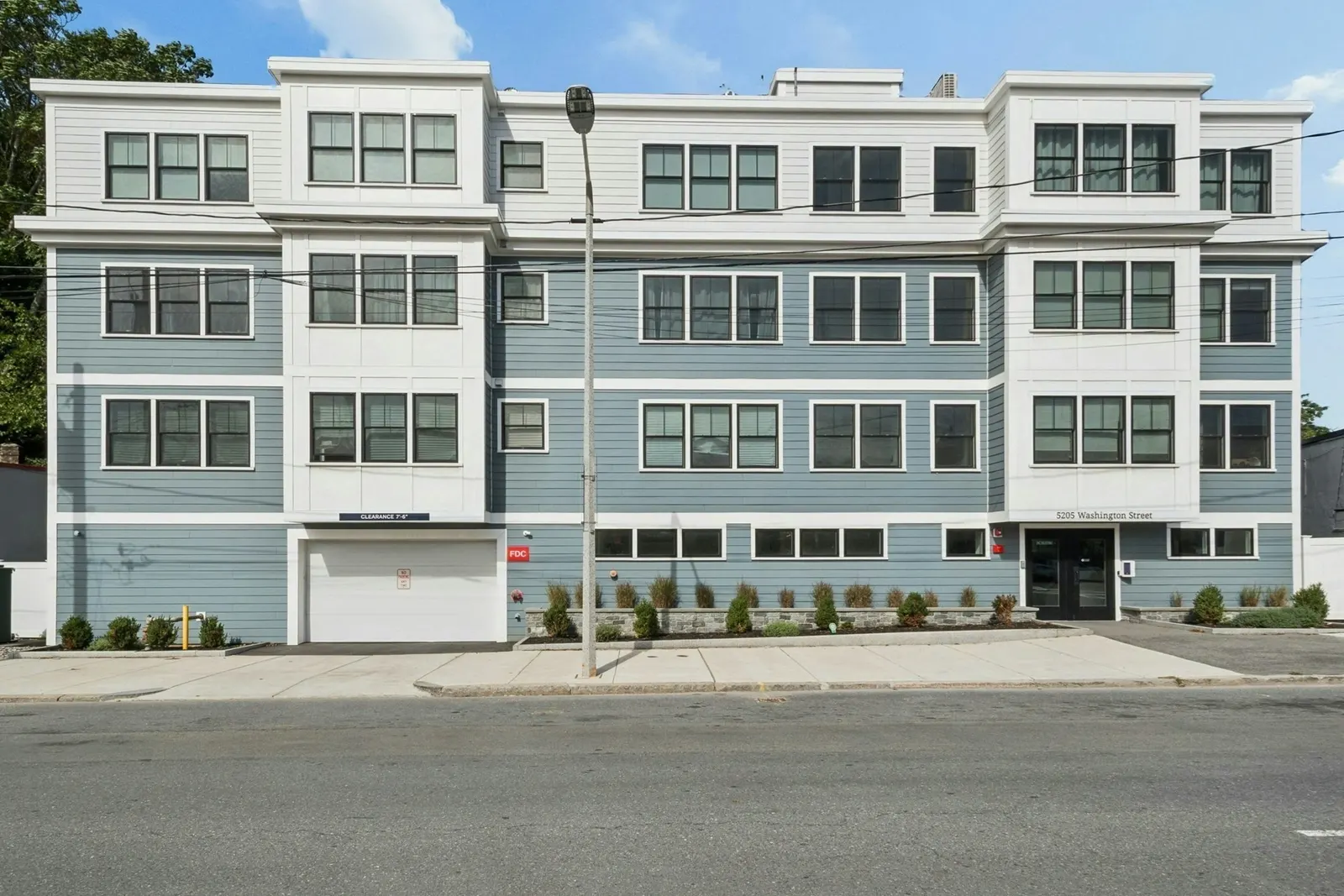 5205 Washington St #305R, Boston