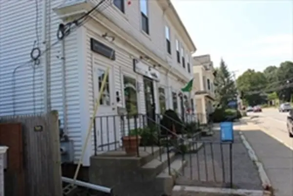 48 Eliot St