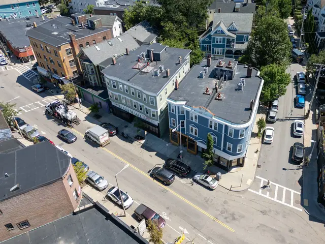 374-374A Centre St