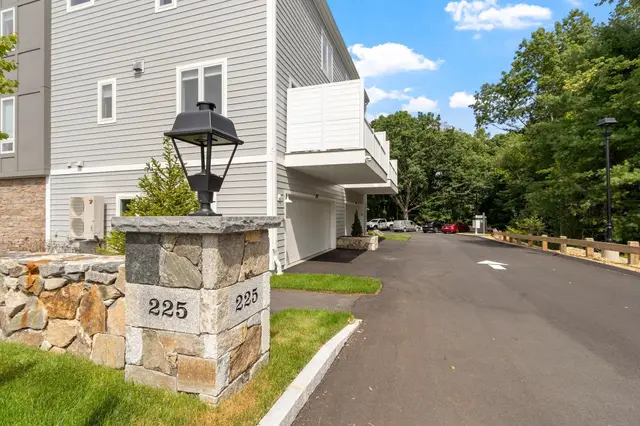 225 Middlesex Turnpike #107