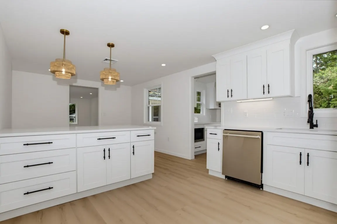 33 Cheryl Ln, Holliston