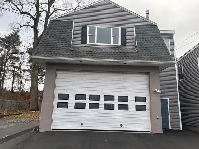 39 Raymond Street Garage