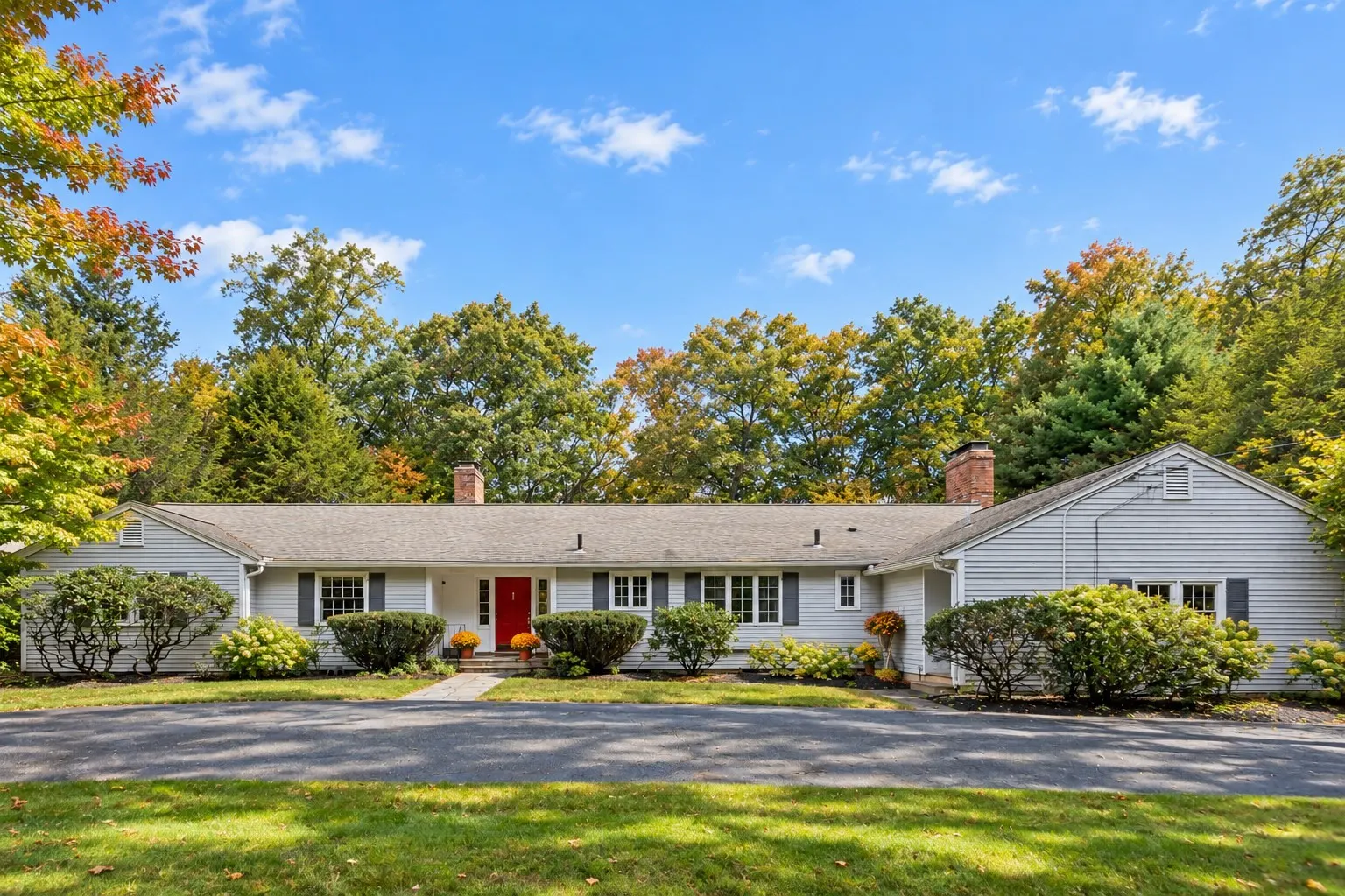 39 Rollingwood Ln, Concord
