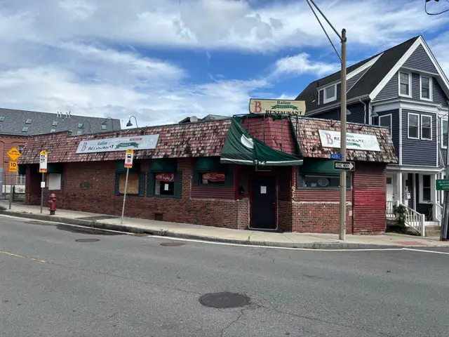 142 Cross St