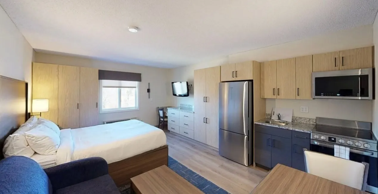 880 Donald J Lynch Blvd #204, Marlborough