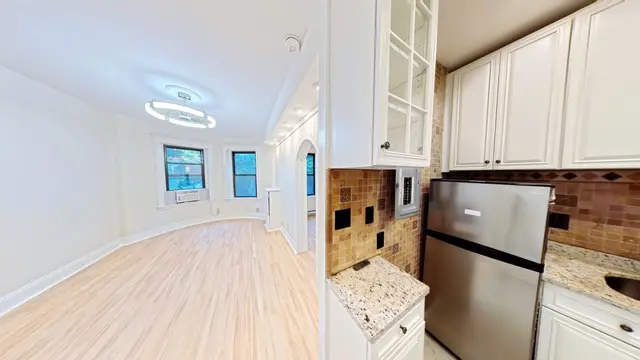 40 Winchester St #8