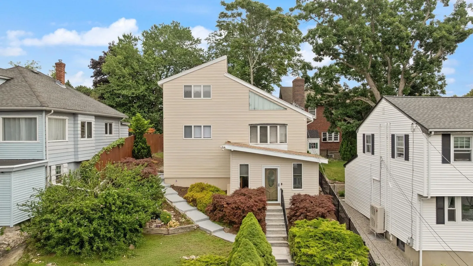 75 Andrews St, Medford