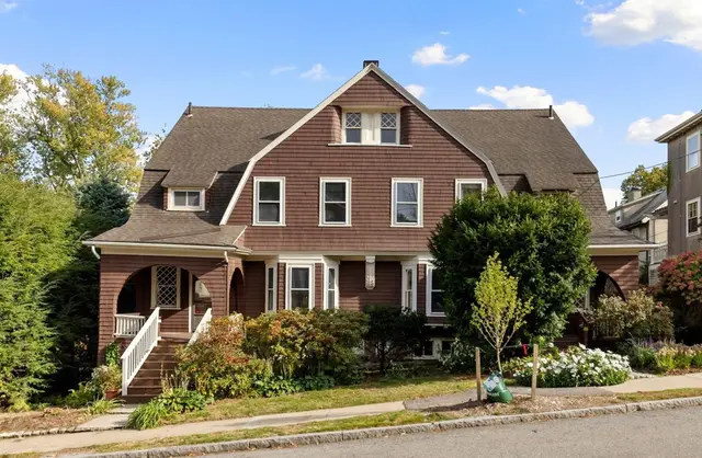 84-86 Bartlett Ave