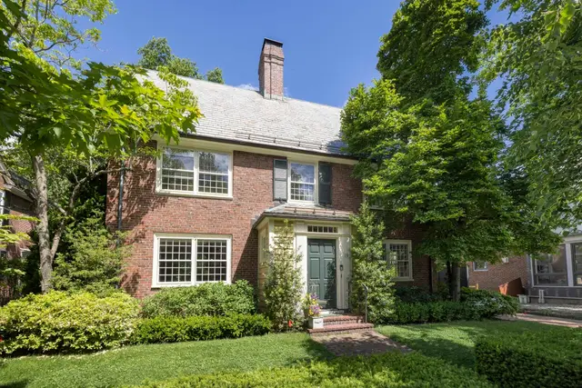 19 Gray Gardens East