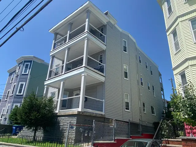 40 Temple St #3