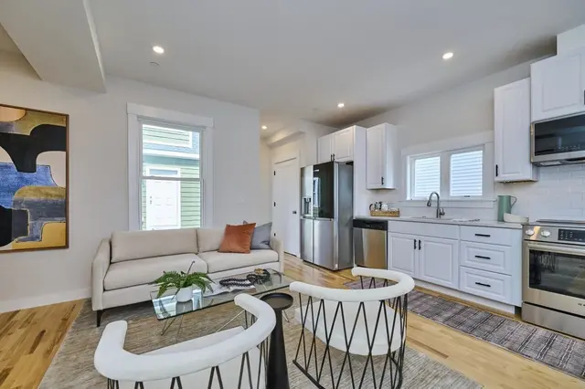 17 Macarthur Street #2