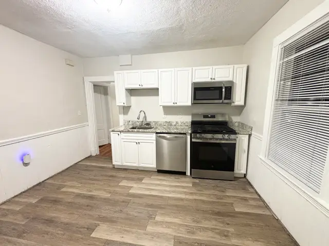 18 Perry Street #3