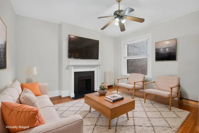 24 Peterborough St #8
