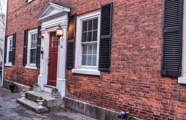 22 High St #3