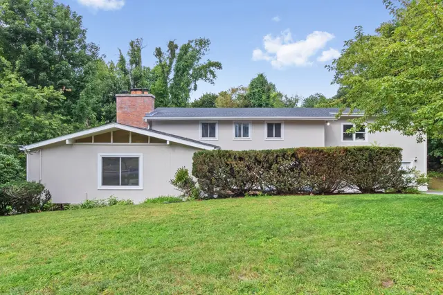 17 Churchill Rd