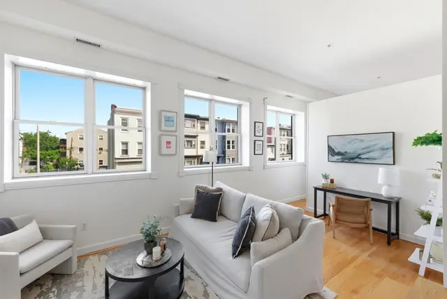 156 Chelsea Street #201