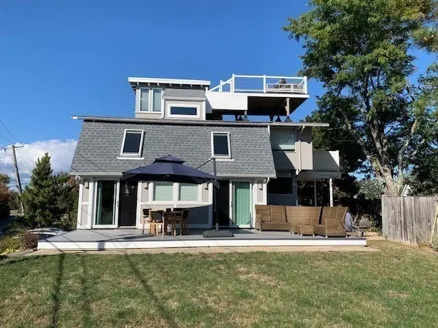 1 Sandy Way