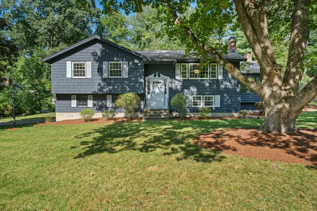 5 Cowdrey Ln