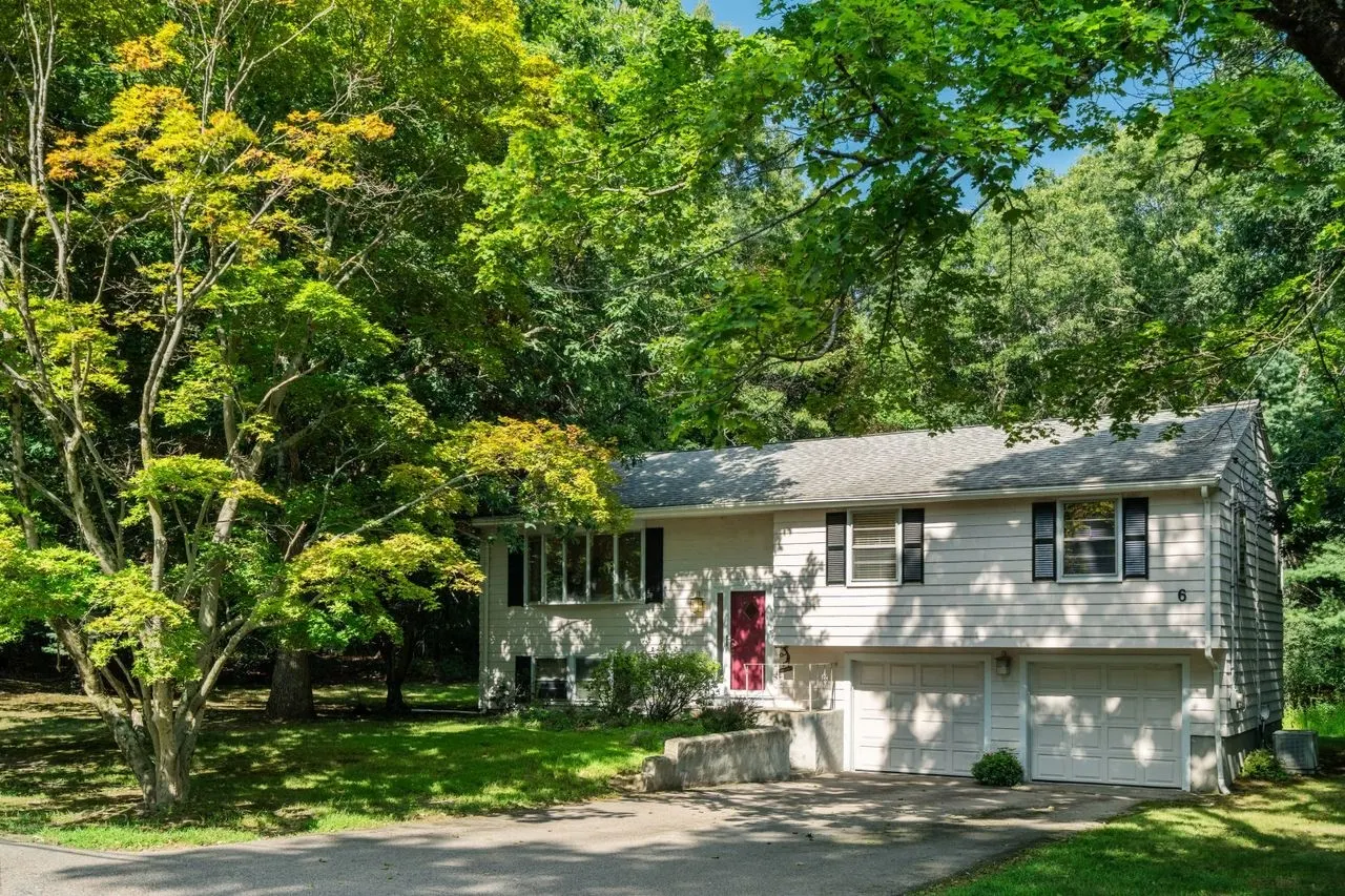 6 Johnson Rd, Sharon