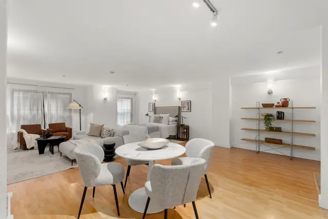 42 Chauncy Street #4C