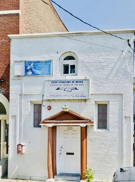 229 Chestnut St