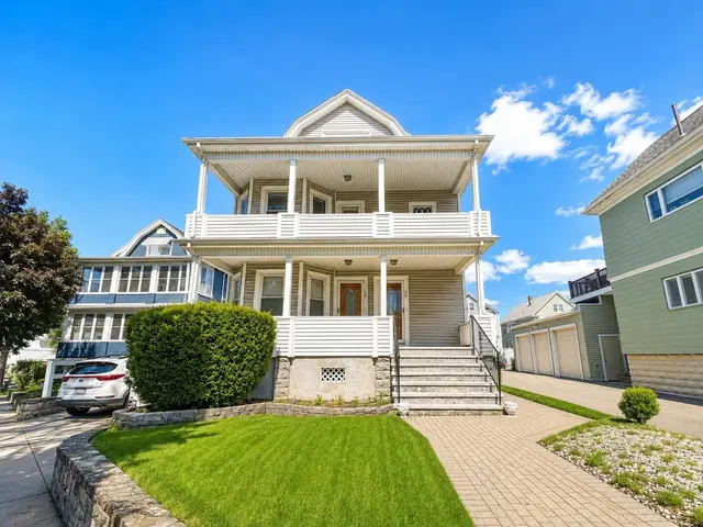 26 Amaranth Ave #26
