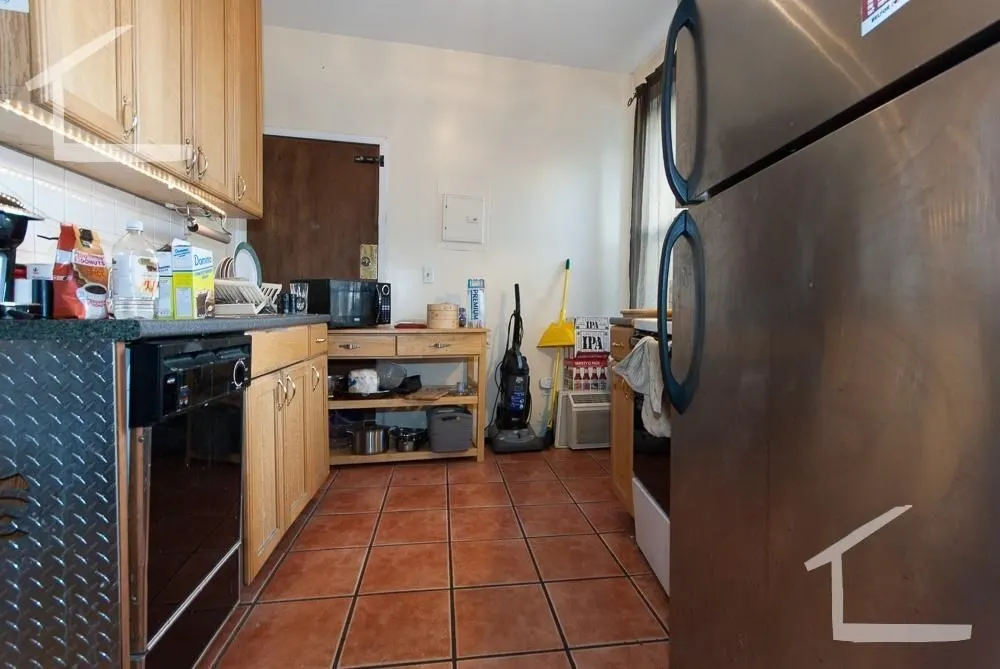 96 Linden St #2, Boston