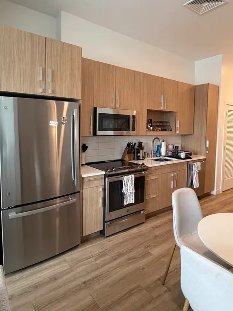 301 Guest St #304