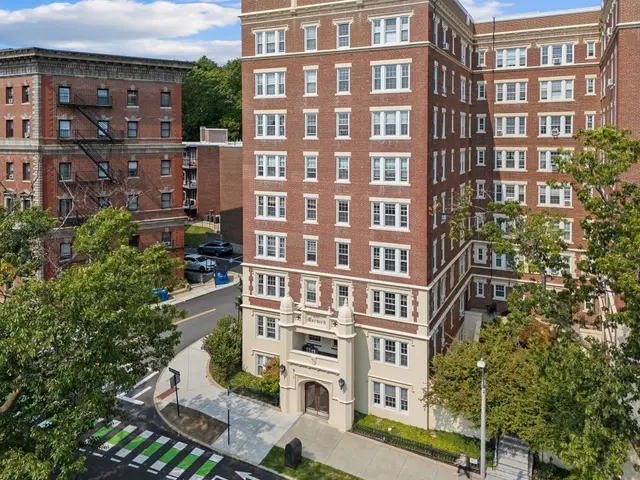 1454 Beacon #744