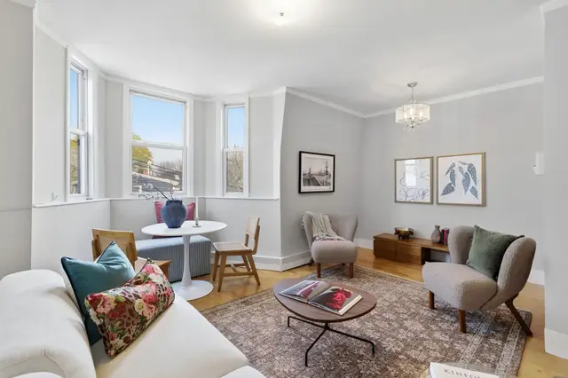 262 Sidney #3