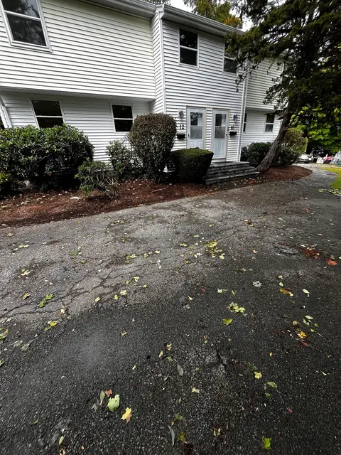 12 Pleasant St #12