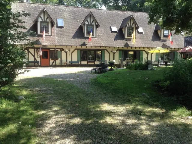 17 Fort Hill Ave
