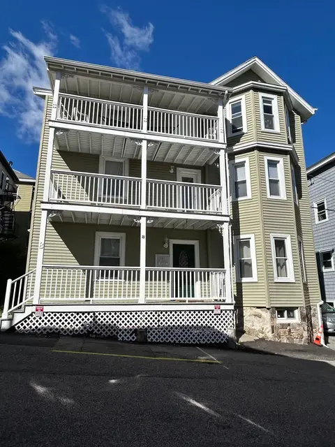 8 White Ave