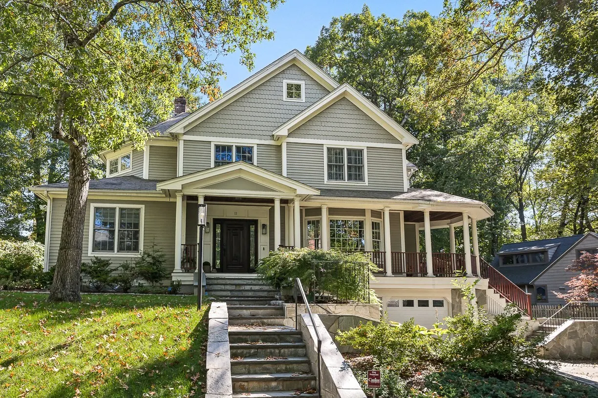 11 Poplar Road, Wellesley