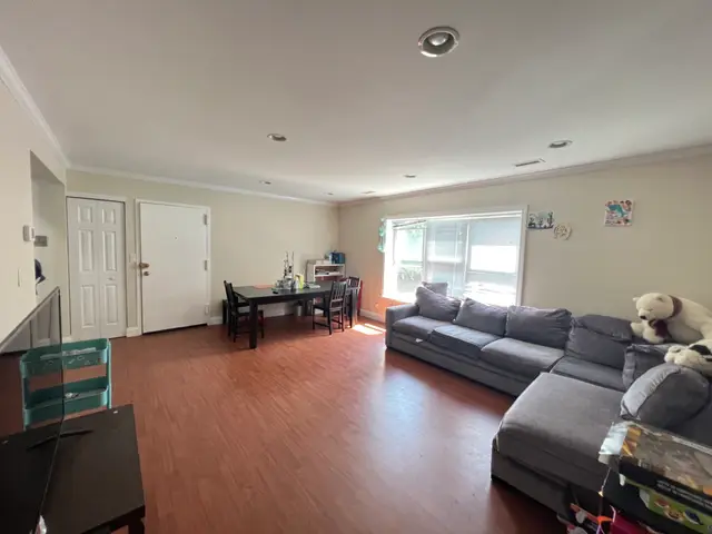 164 Newton St #3