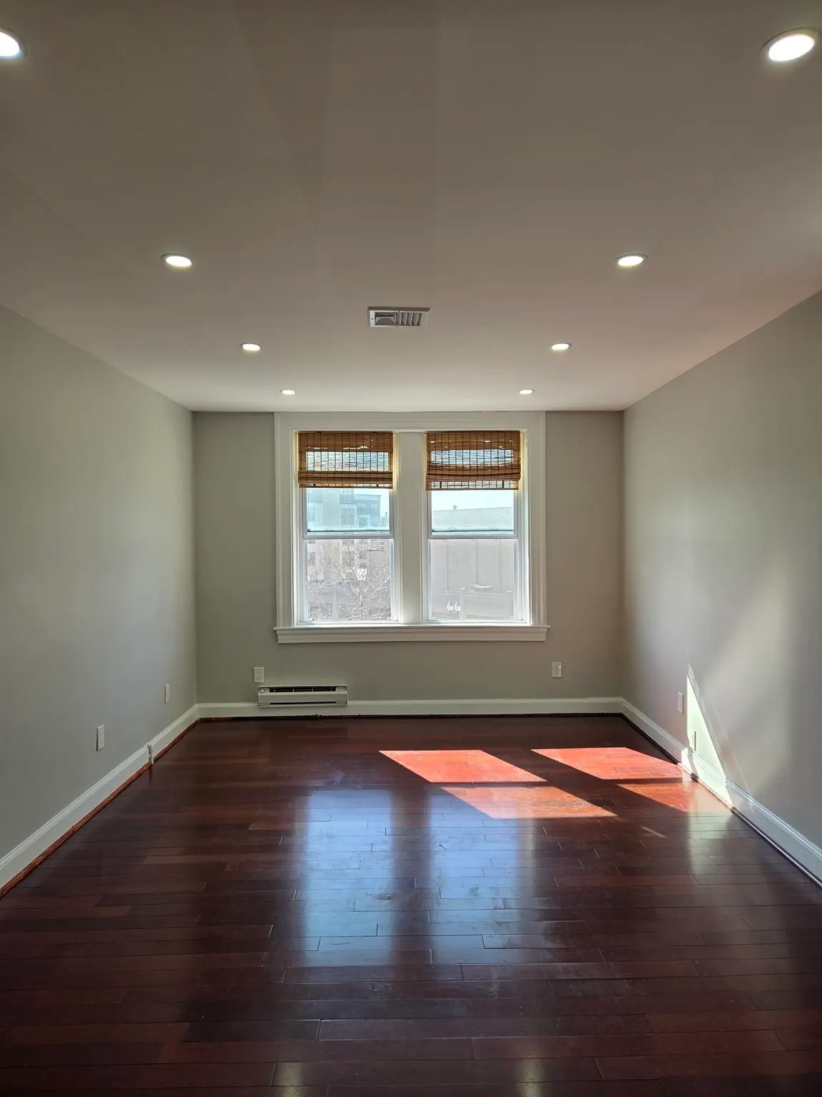 1372 Hancock St, Quincy