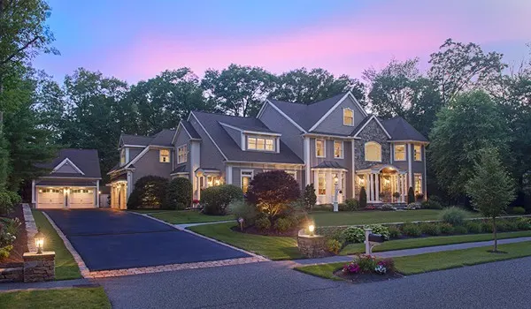 21 Douglas Road, Lexington