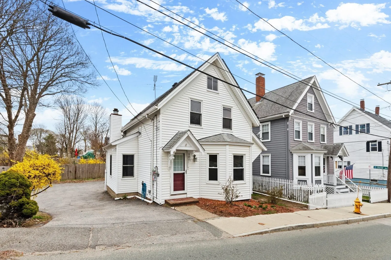 105 Centennial Ave, Gloucester