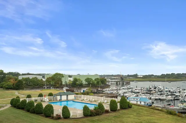 200 Cove Way #409